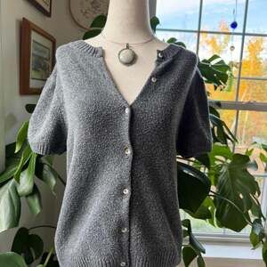 Kimchi Blue Gray Short Sleeve Button Up Medium
